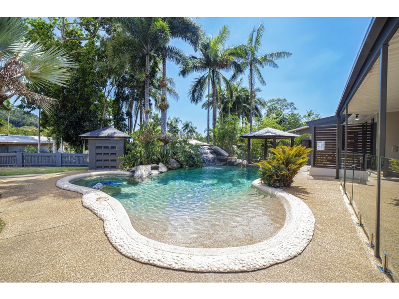 16 Cameron Close, Smithfield QLD 4878