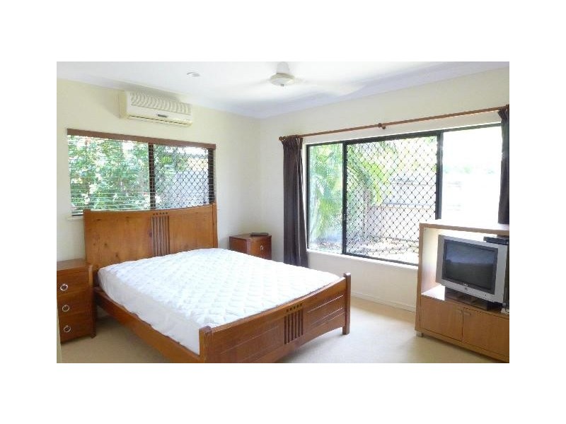 11 Bronte Close, Kewarra Beach QLD 4879
