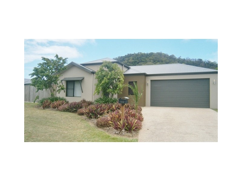 102 Roberts Drive, Trinity Beach QLD 4879