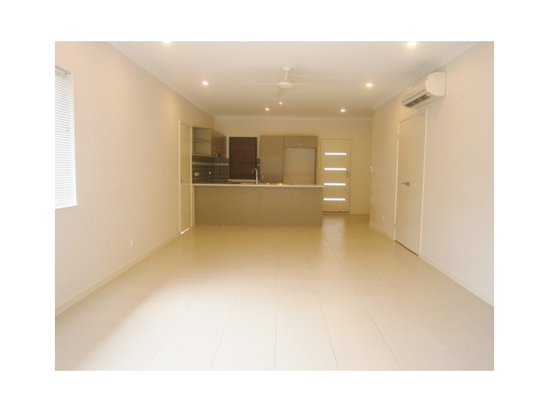 102 Roberts Drive, Trinity Beach QLD 4879
