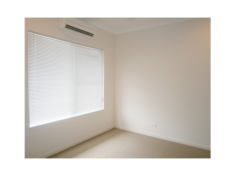 102 Roberts Drive, Trinity Beach QLD 4879