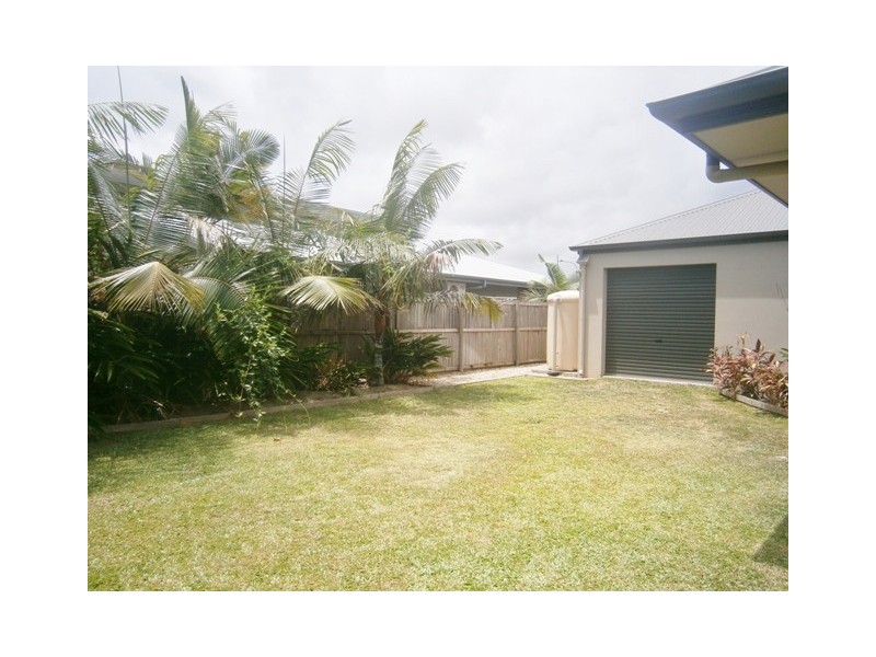 102 Roberts Drive, Trinity Beach QLD 4879
