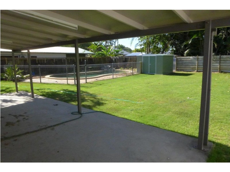 12 Carolyn Close, Yorkeys Knob QLD 4878