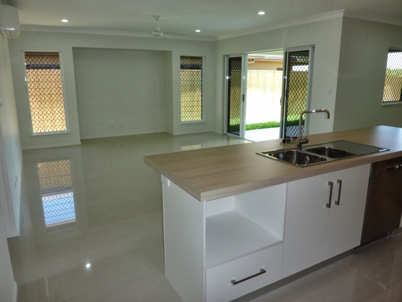 10 Jabiru Court, Smithfield QLD 4878