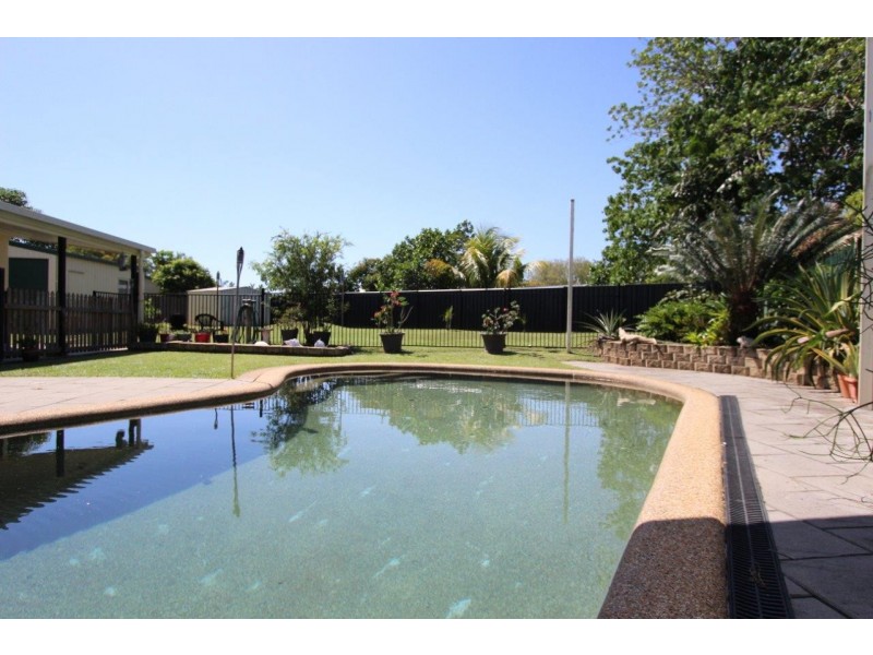 4 Mermaid Close, Bentley Park QLD 4869