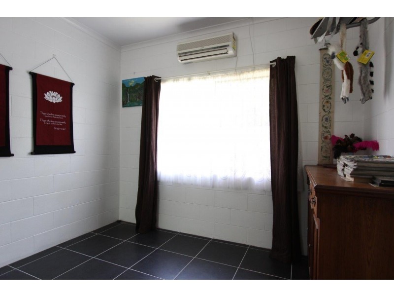 4 Mermaid Close, Bentley Park QLD 4869