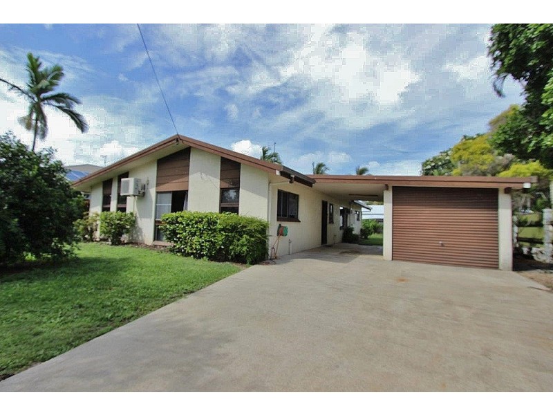 11 Matthew Street, Holloways Beach QLD 4878