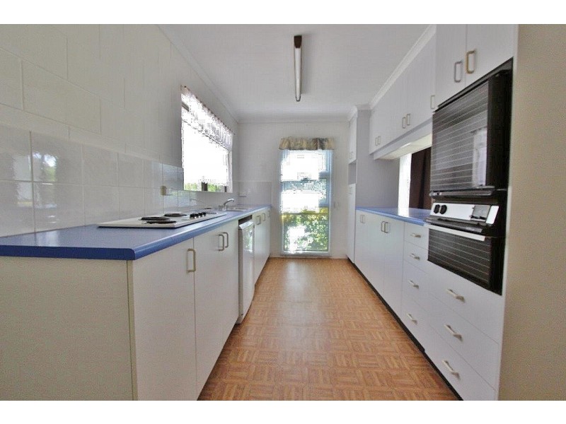 11 Matthew Street, Holloways Beach QLD 4878