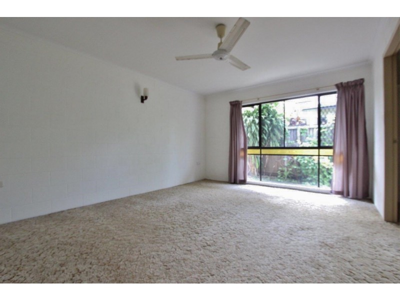 11 Matthew Street, Holloways Beach QLD 4878