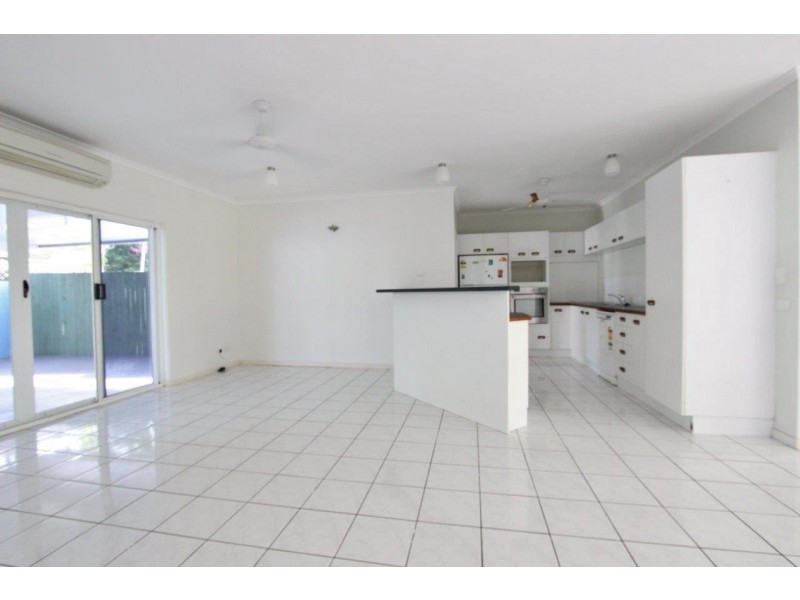 2/8 Albion Street, Yorkeys Knob QLD 4878