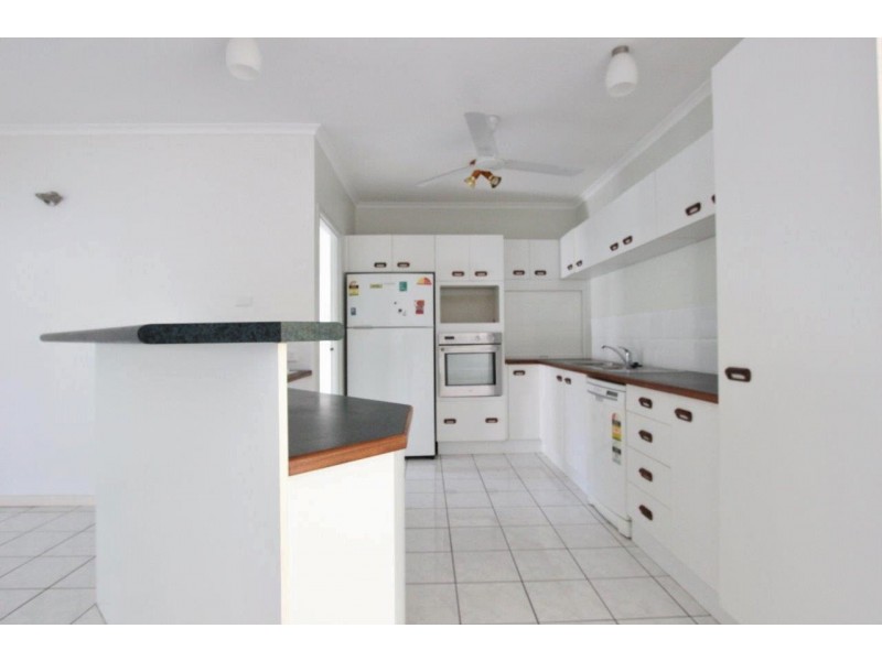 2/8 Albion Street, Yorkeys Knob QLD 4878