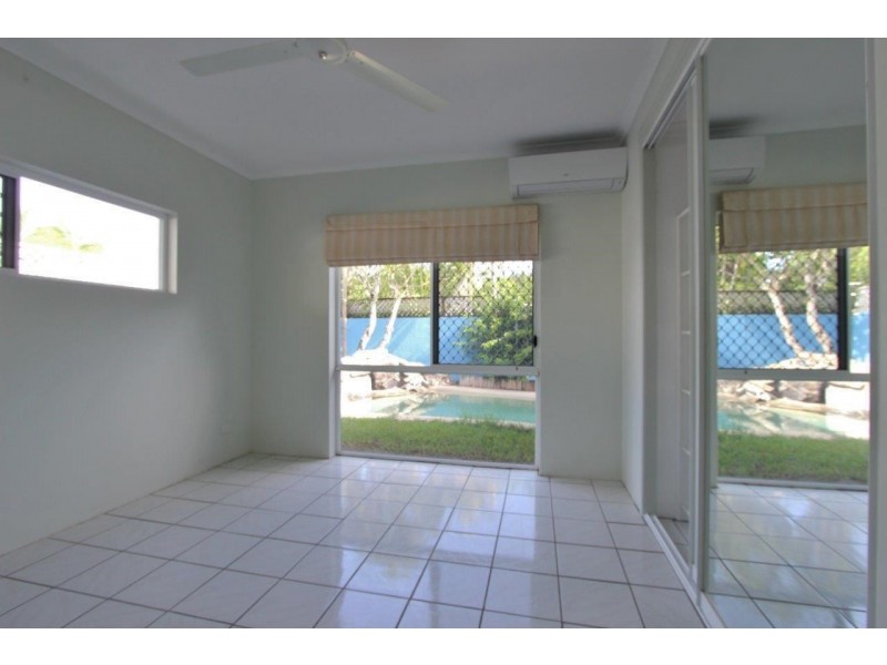 2/8 Albion Street, Yorkeys Knob QLD 4878