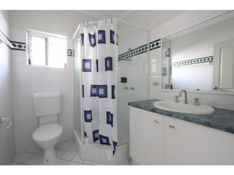 2/8 Albion Street, Yorkeys Knob QLD 4878