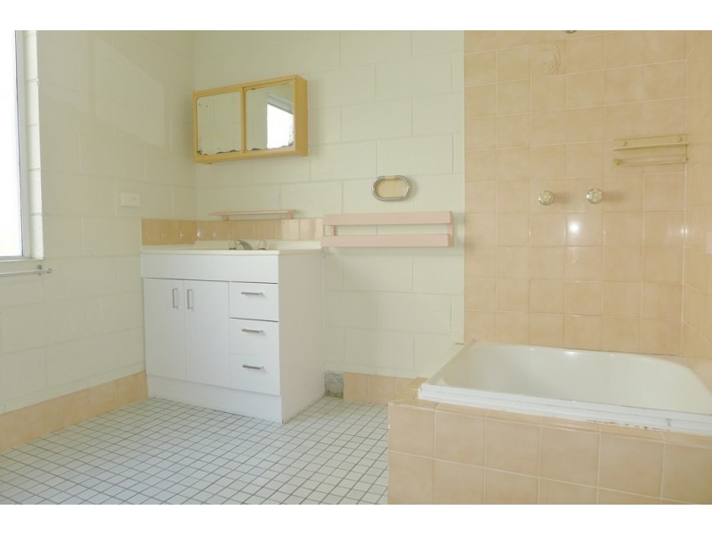 11/527 Varley Street, Yorkeys Knob QLD 4878