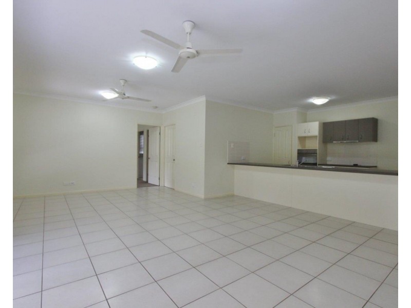 3 Chandra Close, Redlynch QLD 4870