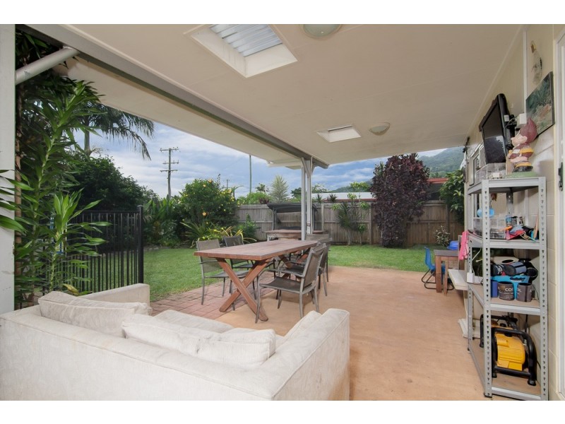 1 Bindaree Close, Caravonica QLD 4878