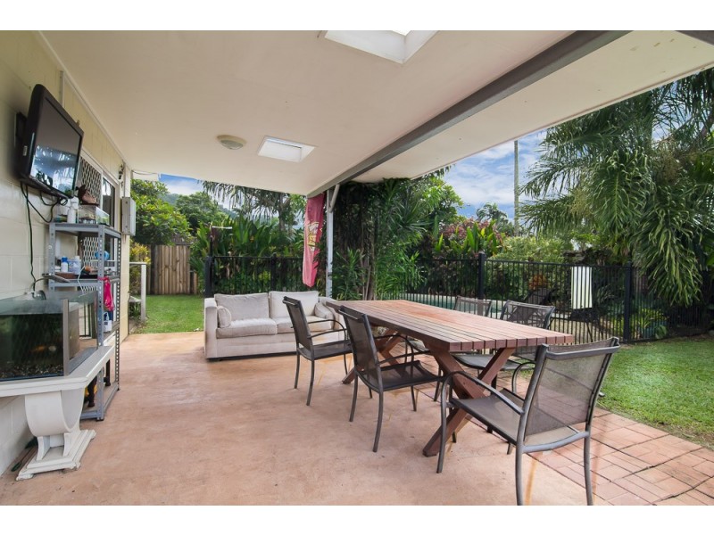 1 Bindaree Close, Caravonica QLD 4878