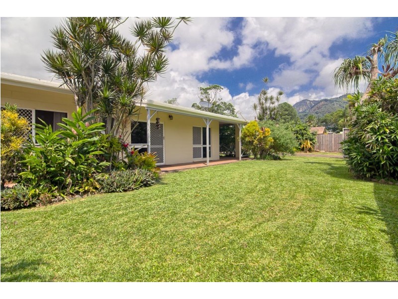 1 Bindaree Close, Caravonica QLD 4878