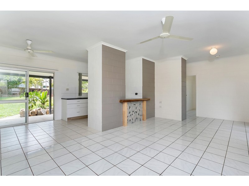 17 Grampian Close, Smithfield QLD 4878