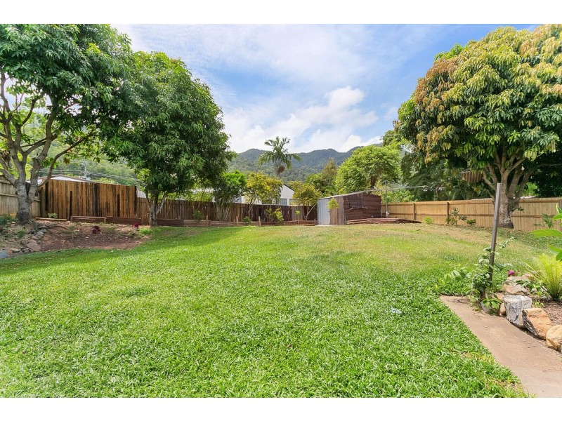 17 Grampian Close, Smithfield QLD 4878