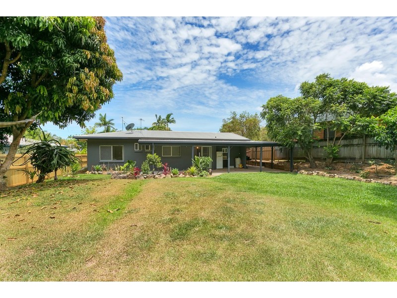 17 Grampian Close, Smithfield QLD 4878