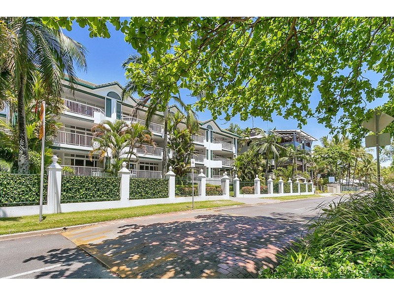 Trinity Beach QLD 4879