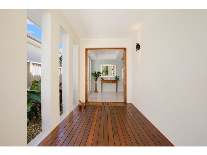 44A Cedar Road, Palm Cove QLD 4879