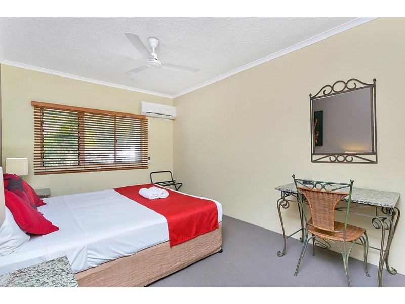 60/129 Oleander Street, Holloways Beach QLD 4878