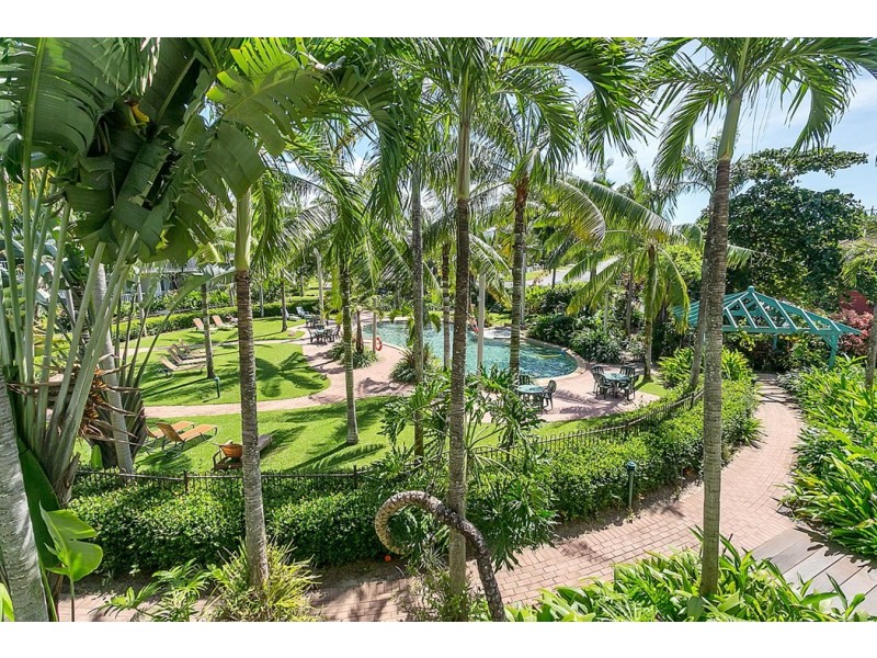 61/129 Oleander Street, Holloways Beach QLD 4878