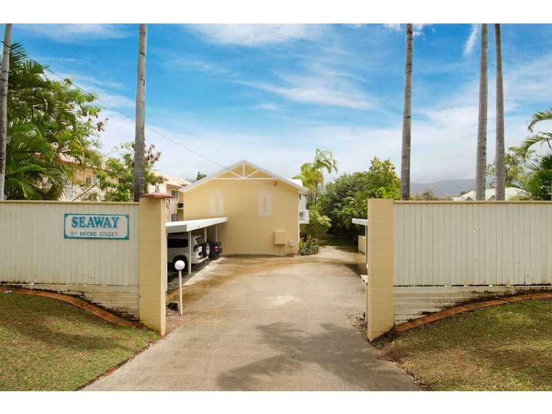 Trinity Beach QLD 4879