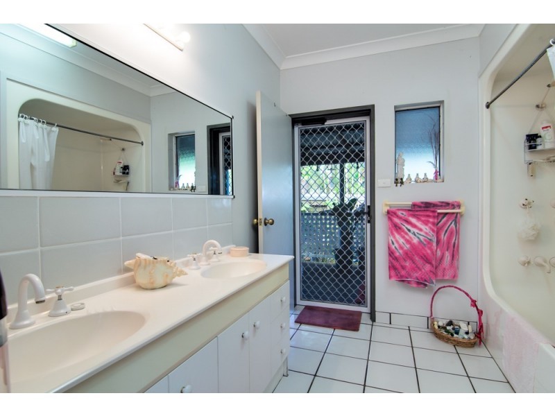 50 Robb Road, Redlynch QLD 4870