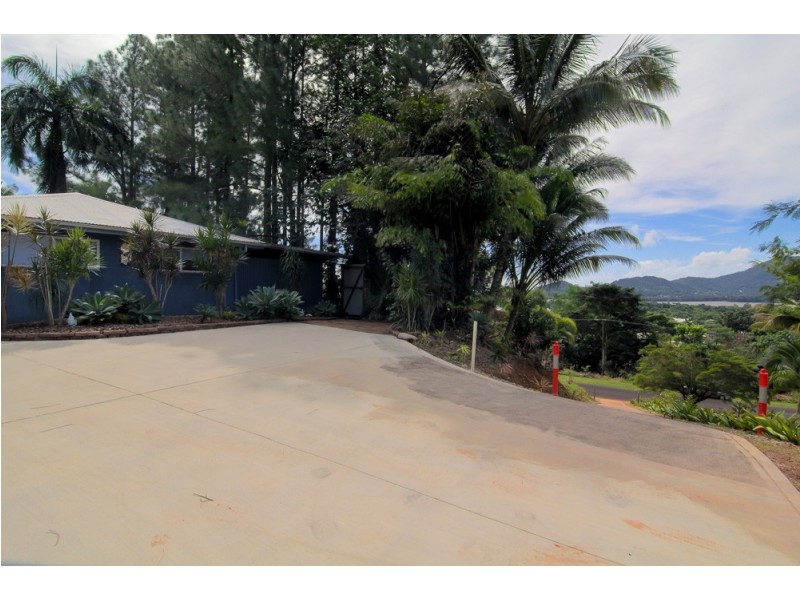 50 Robb Road, Redlynch QLD 4870