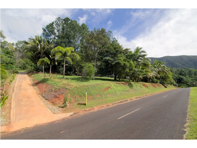 50 Robb Road, Redlynch QLD 4870