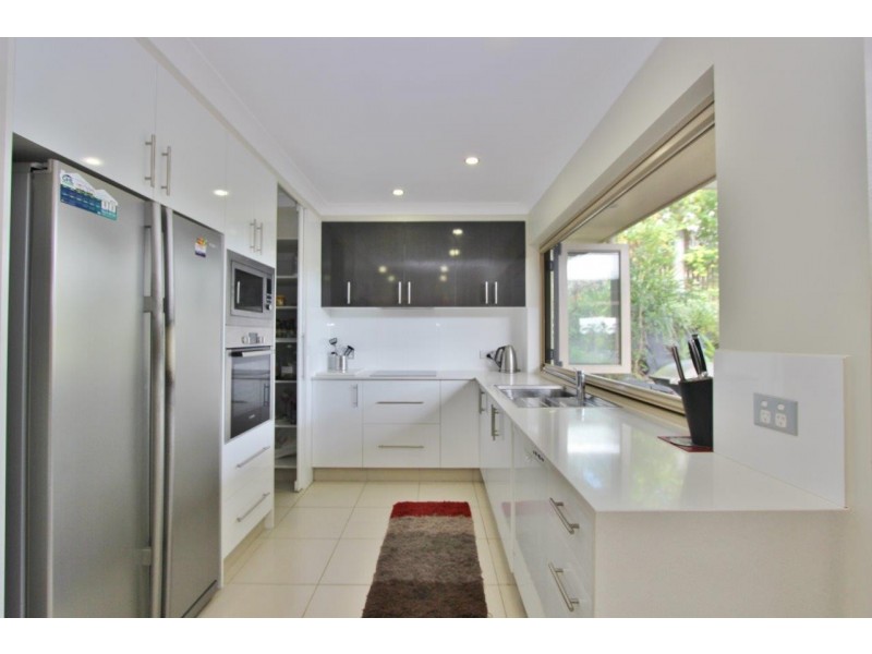 83 Callum Street, Mooroobool QLD 4870