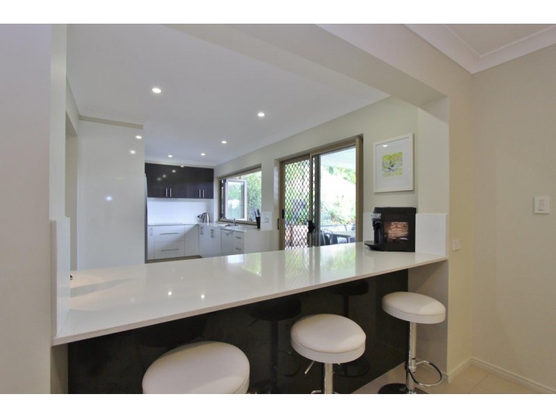 83 Callum Street, Mooroobool QLD 4870