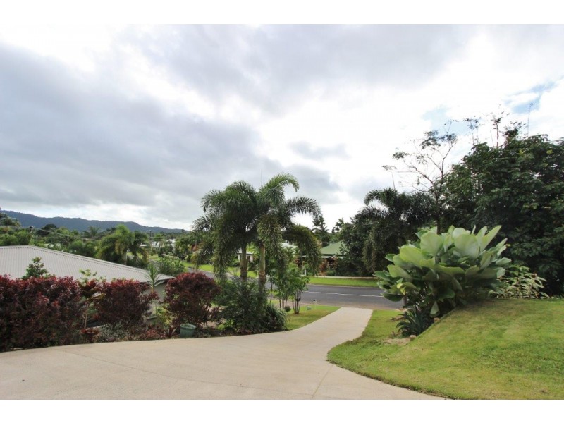 83 Callum Street, Mooroobool QLD 4870