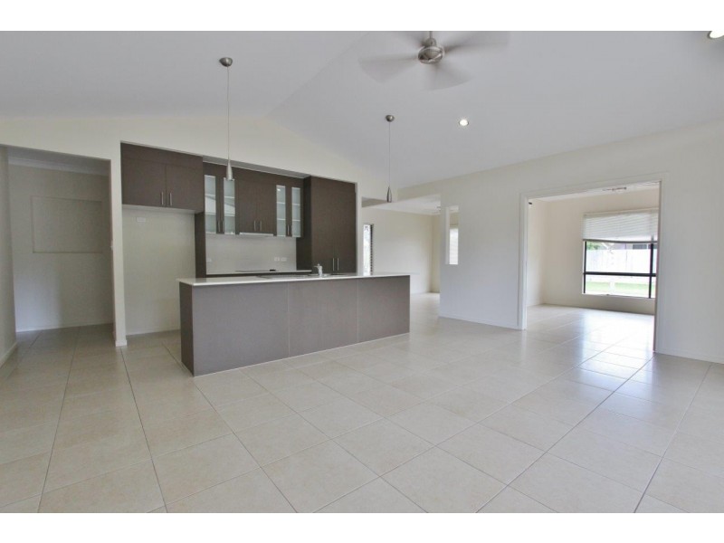 30 Quartzborough Promenade, Trinity Park QLD 4879