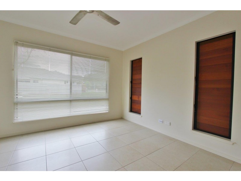 30 Quartzborough Promenade, Trinity Park QLD 4879