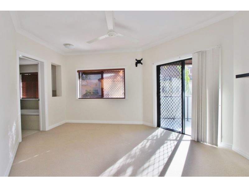 4/11 Rutherford Street, Yorkeys Knob QLD 4878