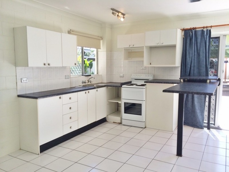 2/20 Jensen Street, Manoora QLD 4870