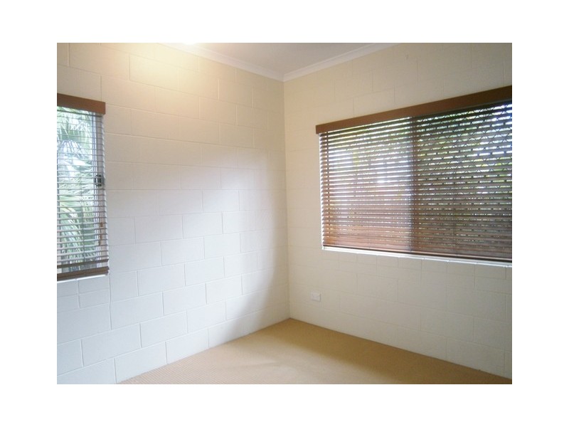 3 Sherwood Close, Brinsmead QLD 4870