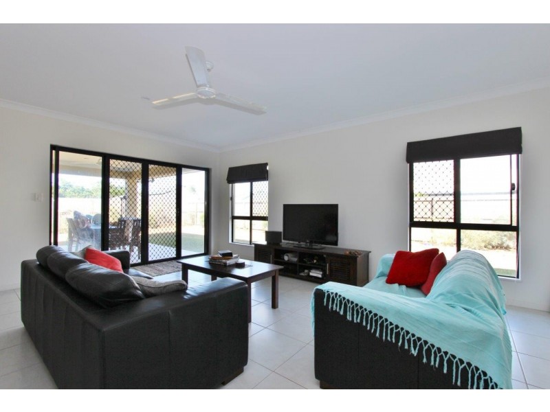 24 Landsborough Drive, Smithfield QLD 4878