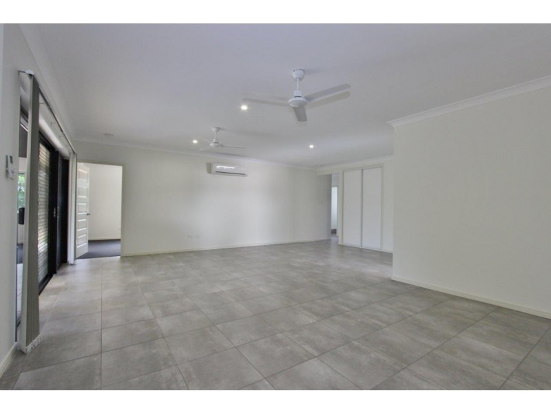 33 Hockey Ave, Smithfield QLD 4878