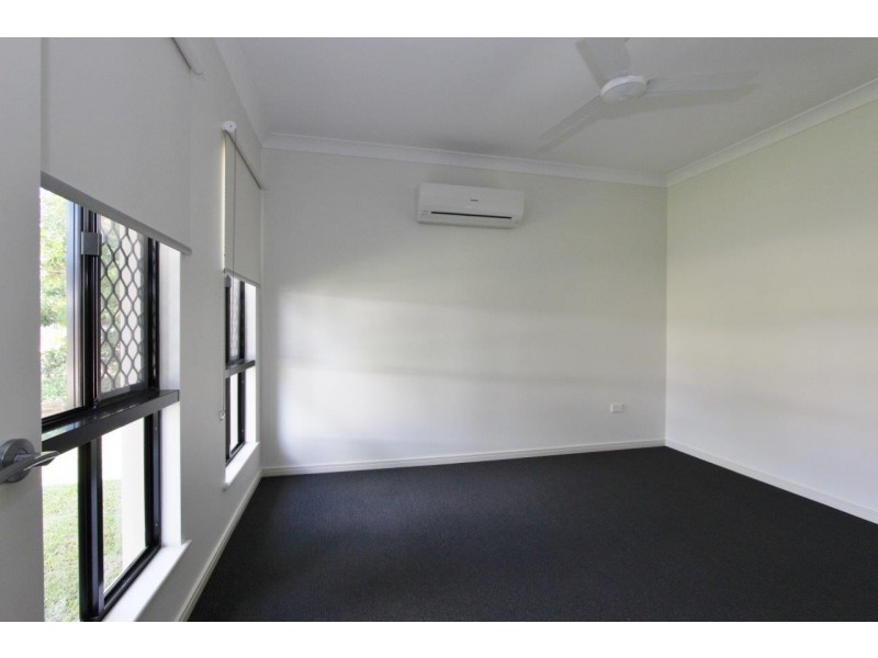 33 Hockey Ave, Smithfield QLD 4878