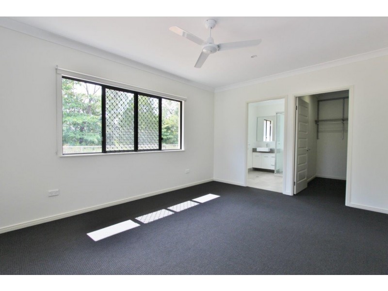 33 Hockey Ave, Smithfield QLD 4878