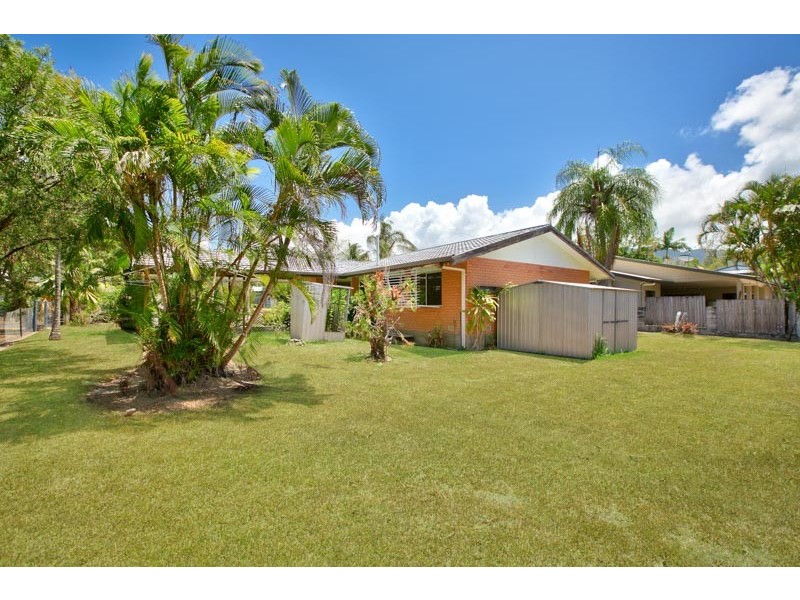 8 Lae Street, Trinity Beach QLD 4879