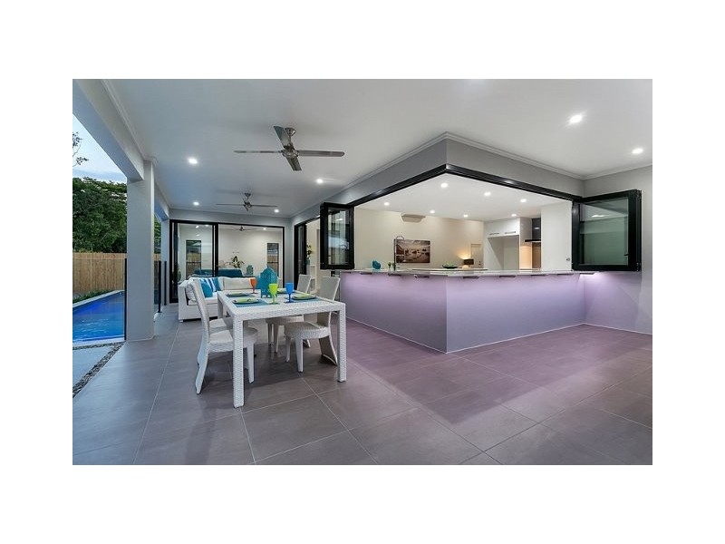 Palm Cove QLD 4879