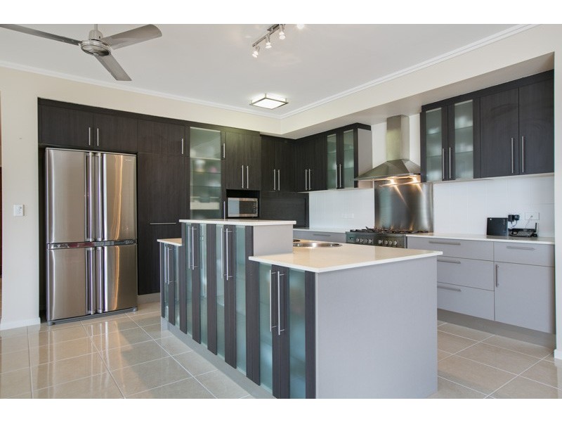 27 Hetherton Street, Smithfield QLD 4878