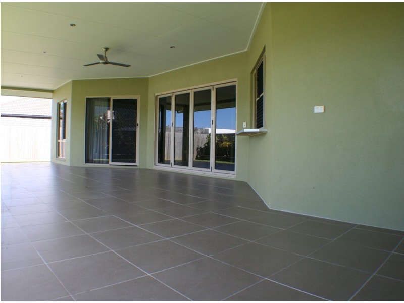 26 Moore Road, Kewarra Beach QLD 4879