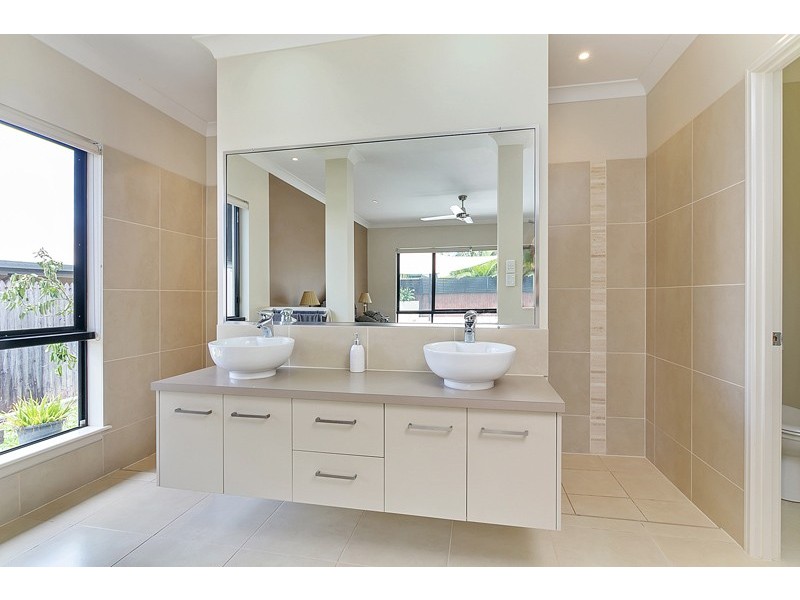 Kewarra Beach QLD 4879